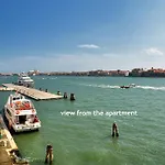 WONDERFUL-CANAL-VIEW 4pax Wi-Fi aircond